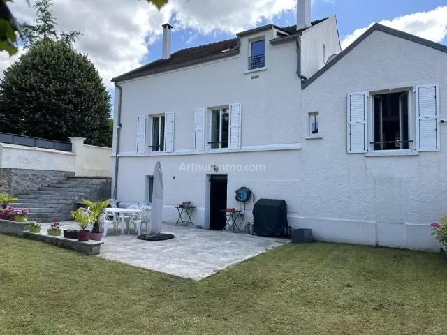 Maison de luxe de 5 chambres en vente à Soisy sur Seine, France