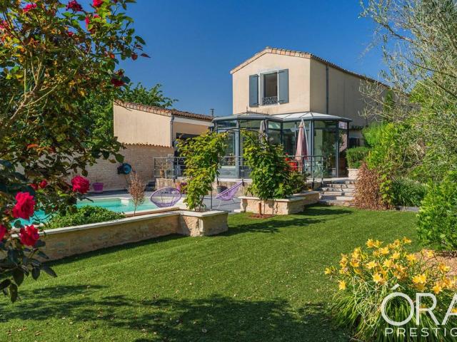 Maison de luxe de 5 chambres en vente à Saint Jean d'Angély, Nouvelle Aquitaine