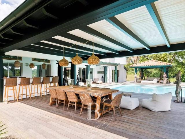 Maison de luxe de 5 chambres en vente à Saint Jean de Luz, France