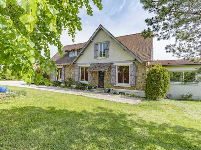 Maison de luxe de 5 chambres en vente à Saint Rémy l'Honoré, Île de France