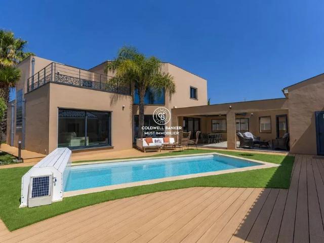 Maison de luxe de 5 chambres en vente à Perpignan, France
