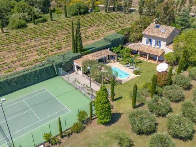 Maison de luxe de 5 chambres en vente à Pignans, France
