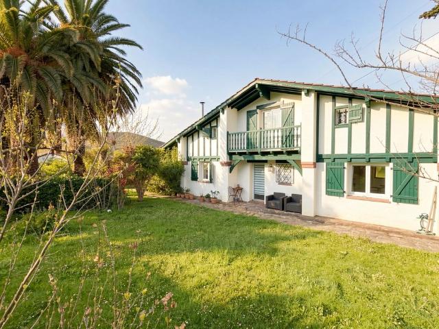 Maison de luxe de 5 chambres en vente à Urrugne, France