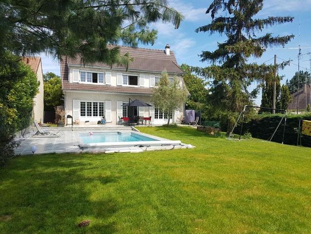 Maison de luxe de 5 chambres en vente à Yerres, France