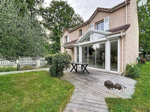 Maison de luxe de 5 chambres en vente à Yerres, Île de France