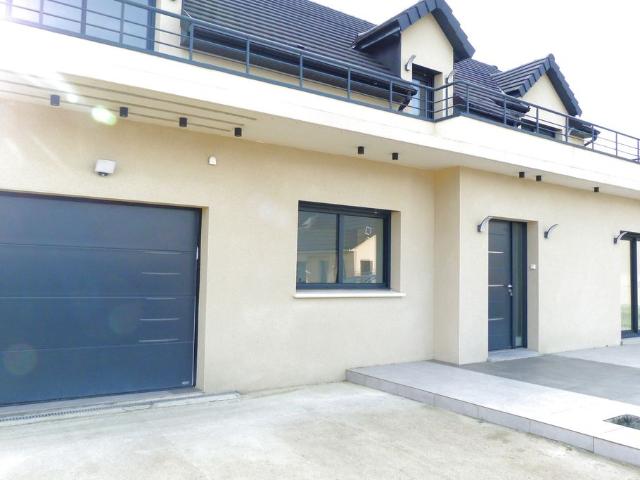 Maison de luxe de 5 chambres en vente à Yvetot, Normandie