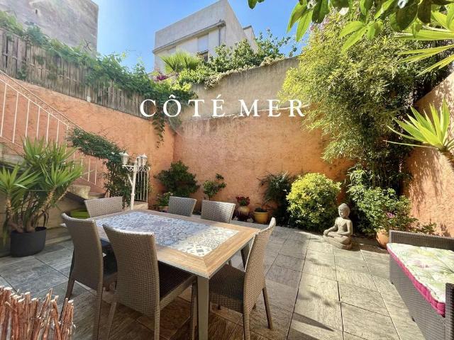 Maison de luxe de 5 pièces en vente à Marseille, France