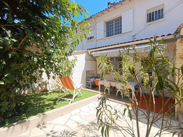 Maison de luxe de 5 pièces en vente à Martigues, France