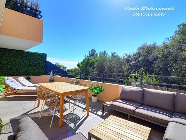 Maison de luxe de 5 pièces en vente à Bandol, France
