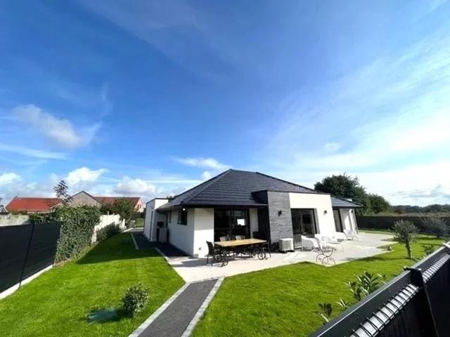 Maison de luxe de 5 pièces en vente à Bauvin, France