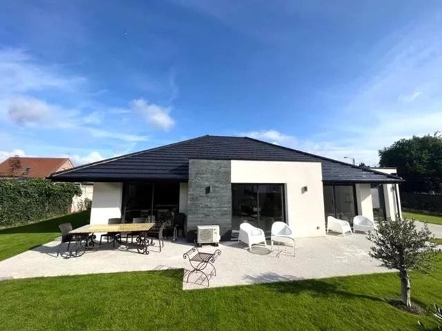 Maison de luxe de 5 pièces en vente à Bauvin, France