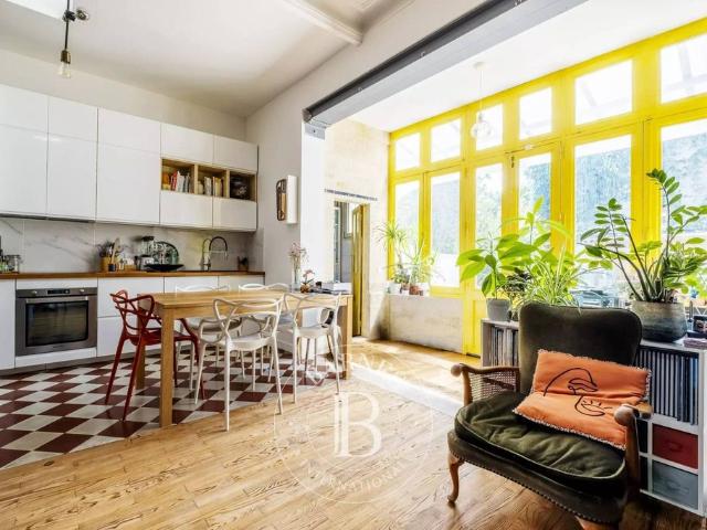 Maison de luxe de 5 pièces en vente à Bordeaux, France