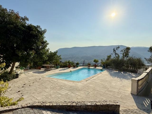 Maison de luxe de 5 pièces en vente à Castagniers, Provence Alpes Côte d'Azur