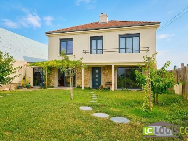 Maison de luxe de 5 pièces en vente à Châtillon, France