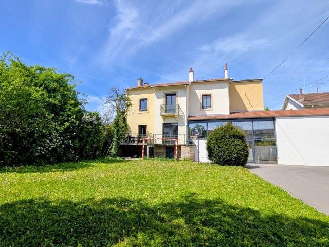 Maison de luxe de 5 pièces en vente à Dijon, France
