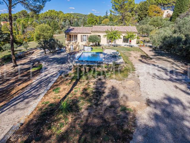 Maison de luxe de 5 pièces en vente à Draguignan, France