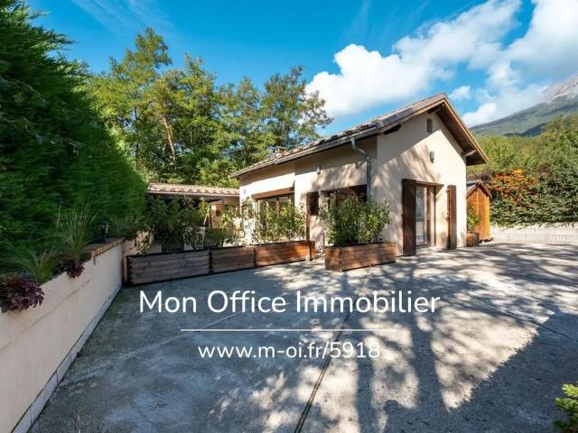 Maison de luxe de 5 pièces en vente à Embrun, Provence Alpes Côte d'Azur