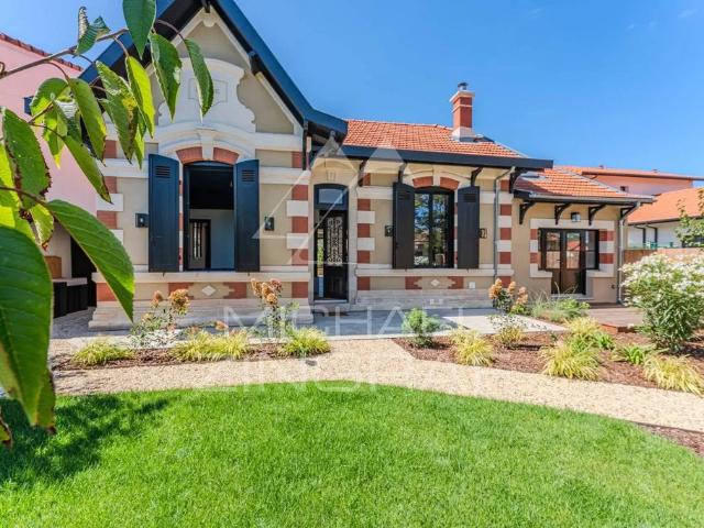 Maison de luxe de 4 chambres en vente à Gujan Mestras, France