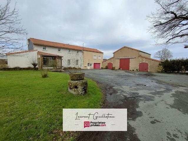 Maison de luxe de 5 pièces en vente à La Verrie, France