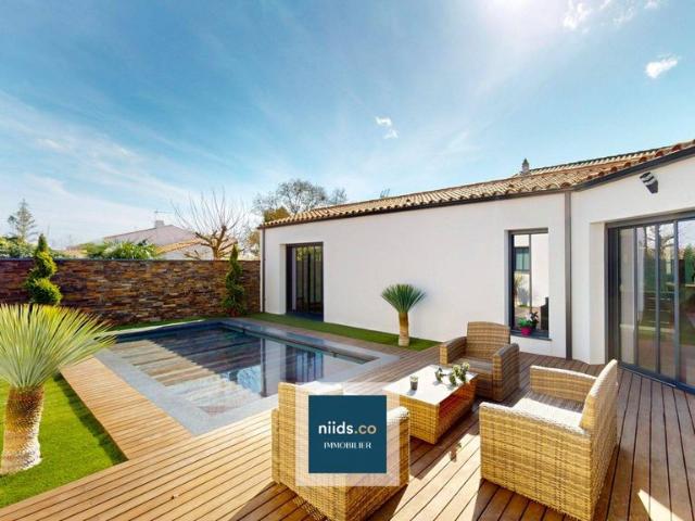 Maison de luxe de 5 pièces en vente à Lagord, Nouvelle Aquitaine