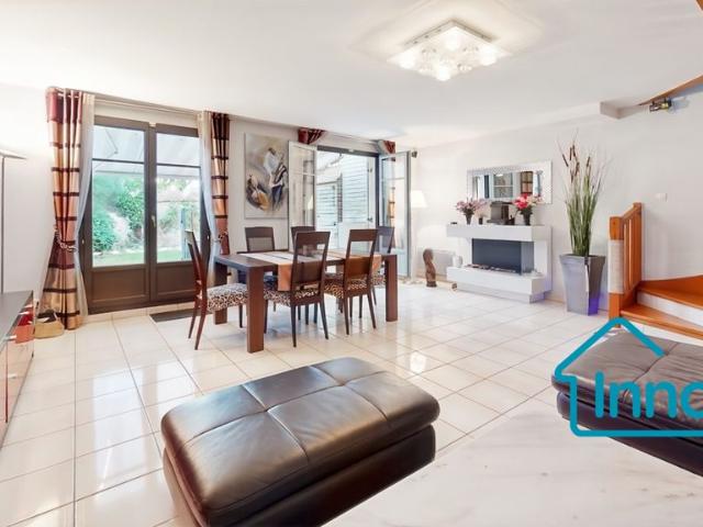 Maison de luxe de 5 pièces en vente à Le Chesnay, Île de France
