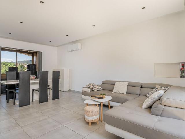 Maison de luxe de 5 pièces en vente à Plan de Cuques, Provence Alpes Côte d'Azur