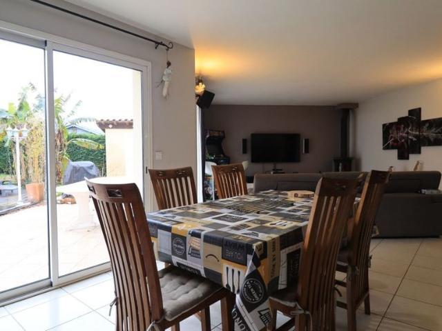 Maison de luxe de 5 pièces en vente à Sadirac, France