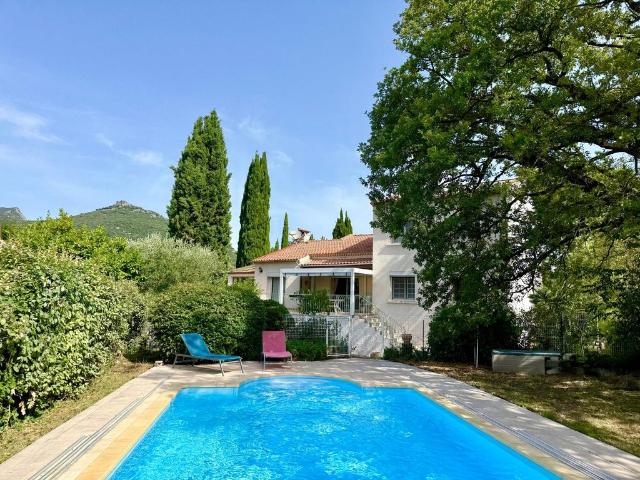 Maison de luxe de 5 pièces en vente à Saint Mathieu de Tréviers, France