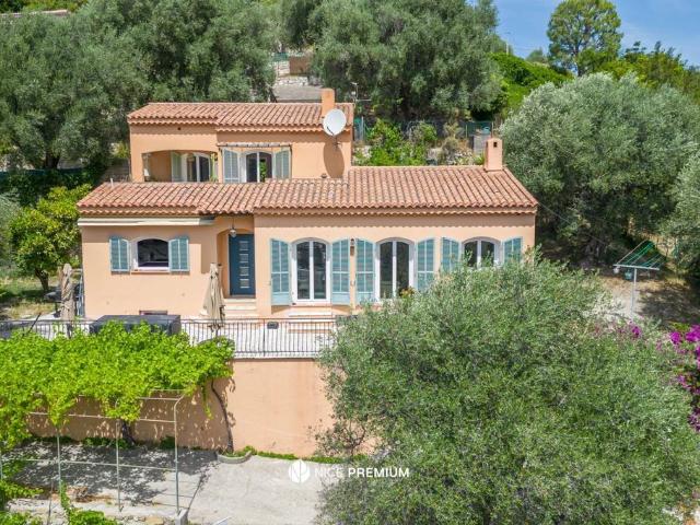 Maison de luxe de 5 pièces en vente à Saint André de la Roche, France