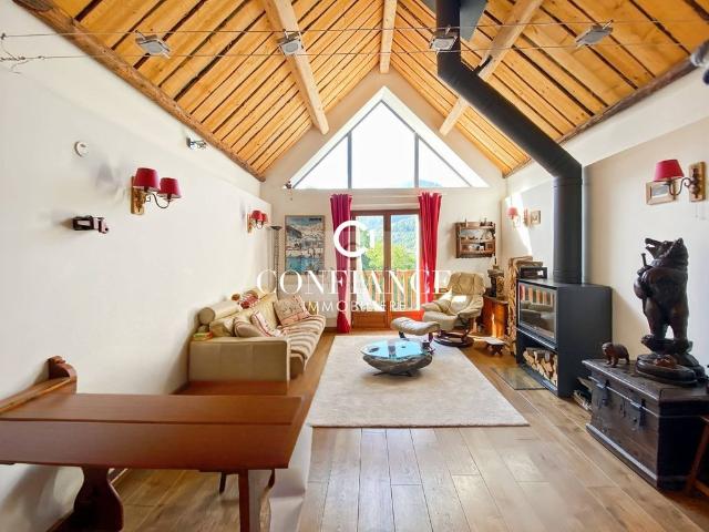 Maison de luxe de 5 pièces en vente à Saint Étienne de Tinée, France
