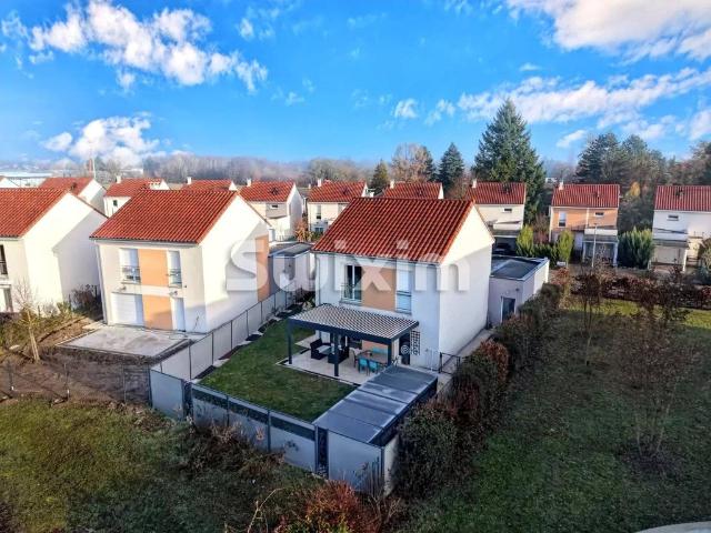 Maison de luxe de 5 pièces en vente à Saint Genis Pouilly, France