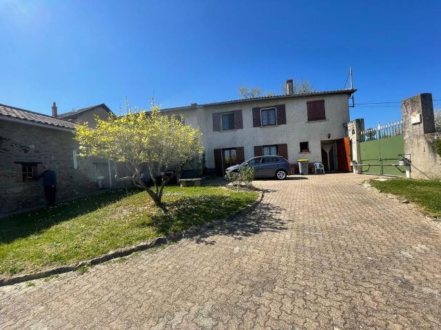 Maison de 5 pièces de luxe en vente à Sainte Consorce, France