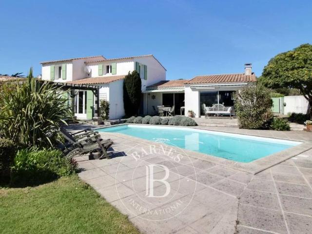 Maison de 5 pièces de luxe en vente à Sainte Marie de Ré, France