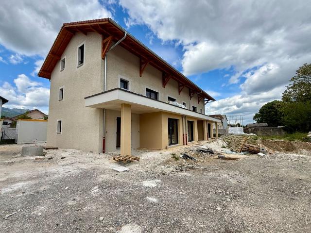 Maison de luxe de 5 pièces en vente à Ségny, France