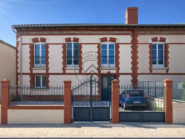 Maison de luxe de 5 pièces en vente à Toulouse, France