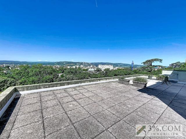 Maison de luxe de 5 pièces en vente à Valence, France