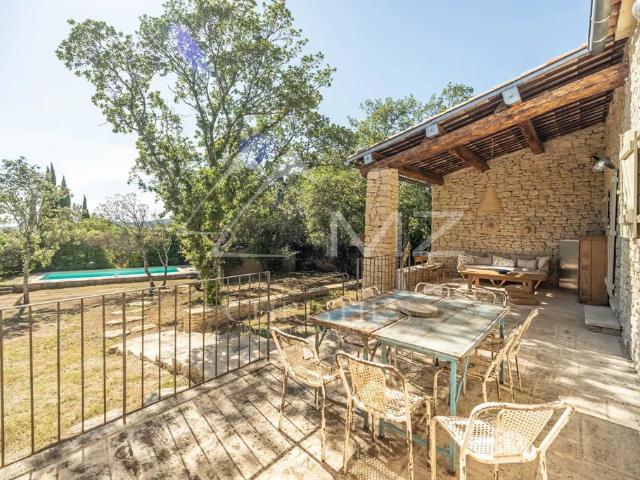 Maison de luxe de 5 pièces en location à Gordes, France