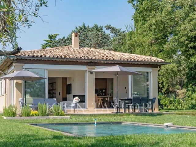 Maison de luxe de 5 pièces en location à Valbonne, Provence Alpes Côte d'Azur