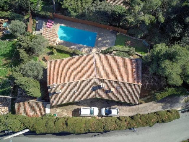 Maison de luxe de 5 pièces en location à Vallauris, Provence Alpes Côte d'Azur