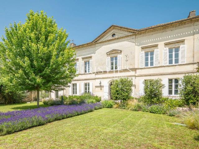 Maison de luxe de 6 chambres en vente à Izon, France