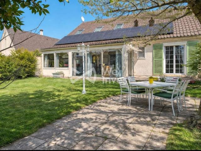 Maison de 7 pièces de luxe en vente à Serris, France
