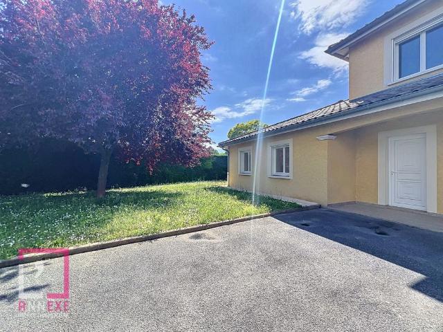 Maison de luxe de 6 pièces en vente à Massieux, Auvergne Rhône Alpes
