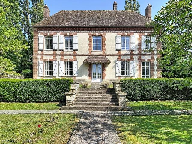 Maison de luxe de 6 pièces en vente à Marines, Île de France