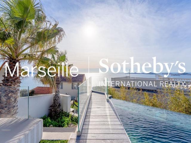 Maison de luxe de 6 pièces en vente à Marseille, France