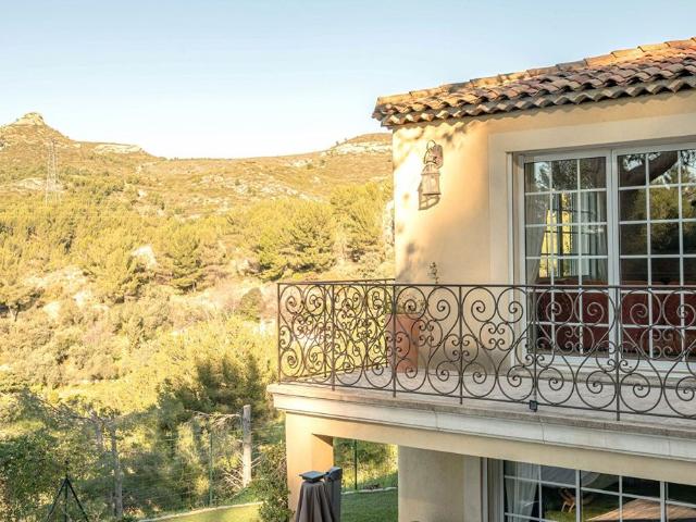 Maison de luxe de 6 pièces en vente à Marseille, Provence Alpes Côte d'Azur