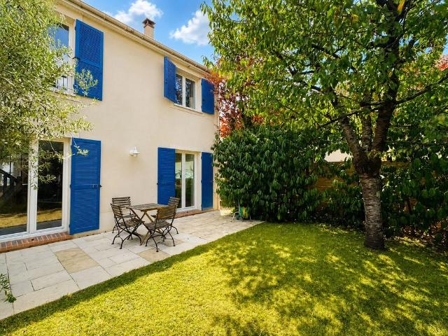 Maison de luxe de 6 pièces en vente à Montesson, Île de France