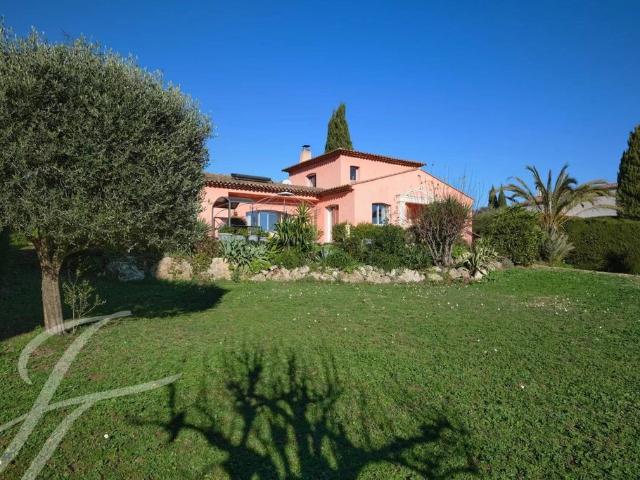 Maison de luxe de 6 pièces en vente à Mougins, France