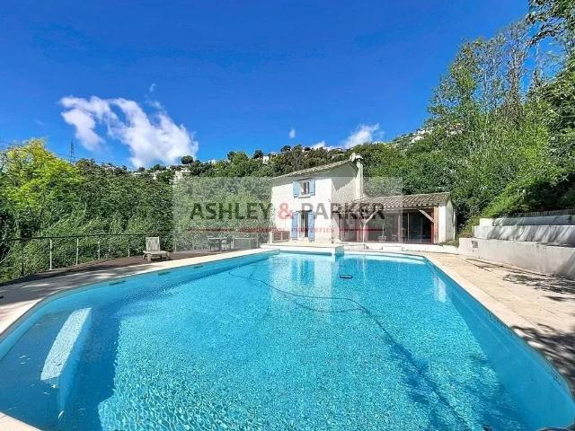 Maison de luxe de 6 pièces en vente à Nice, Provence Alpes Côte d'Azur