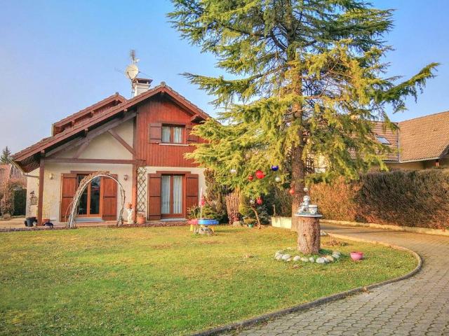 Maison de luxe de 6 pièces en vente à Ornex, France