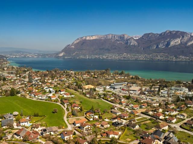 Maison de luxe de 6 pièces en vente à Annecy, France